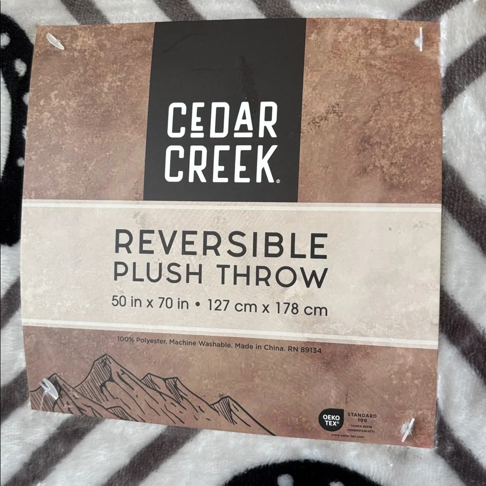 Cedar Creek Reversible Horseshoe print,velvety soft plush throw,Western - Picture 4 of 7
